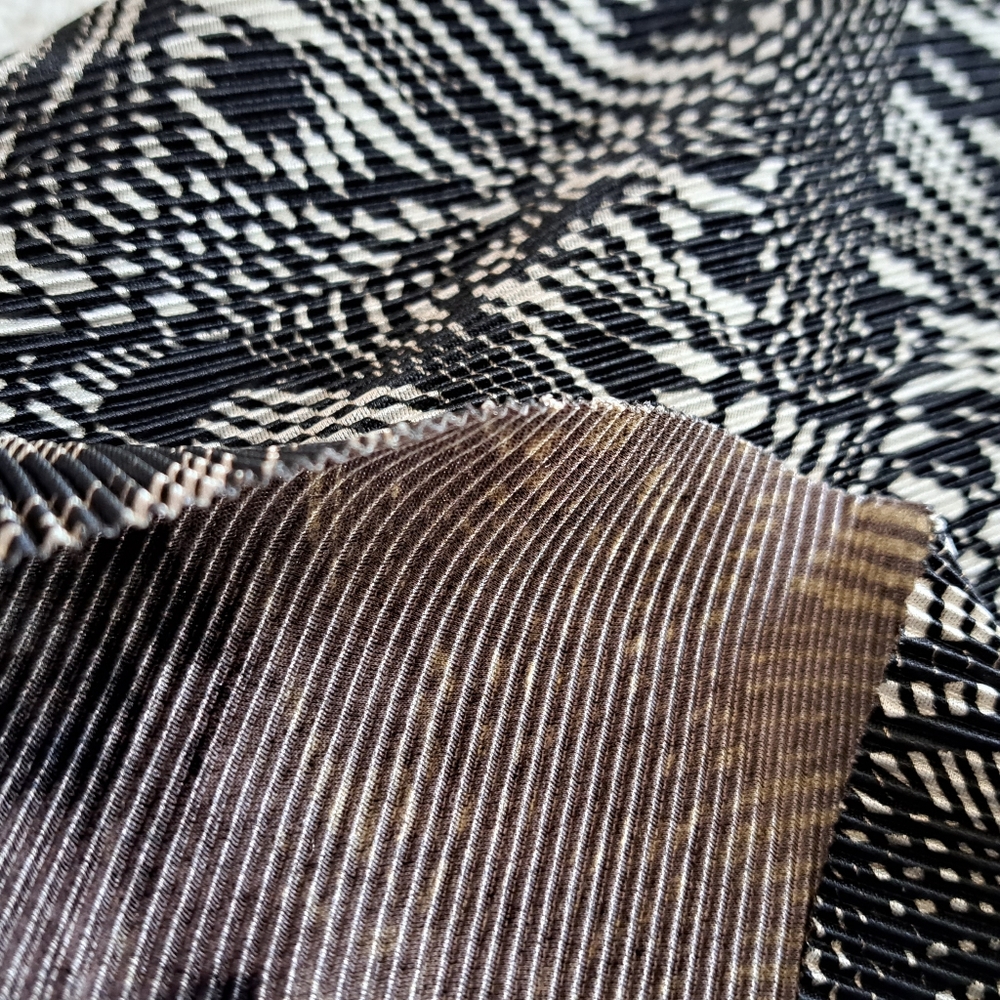 Sleeveless Top. Geometric Pattern. Size L - image 4